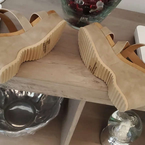 Charlotte Russe Faux suede Sandals NWOB 9/9.5 - Picture 7 of 7